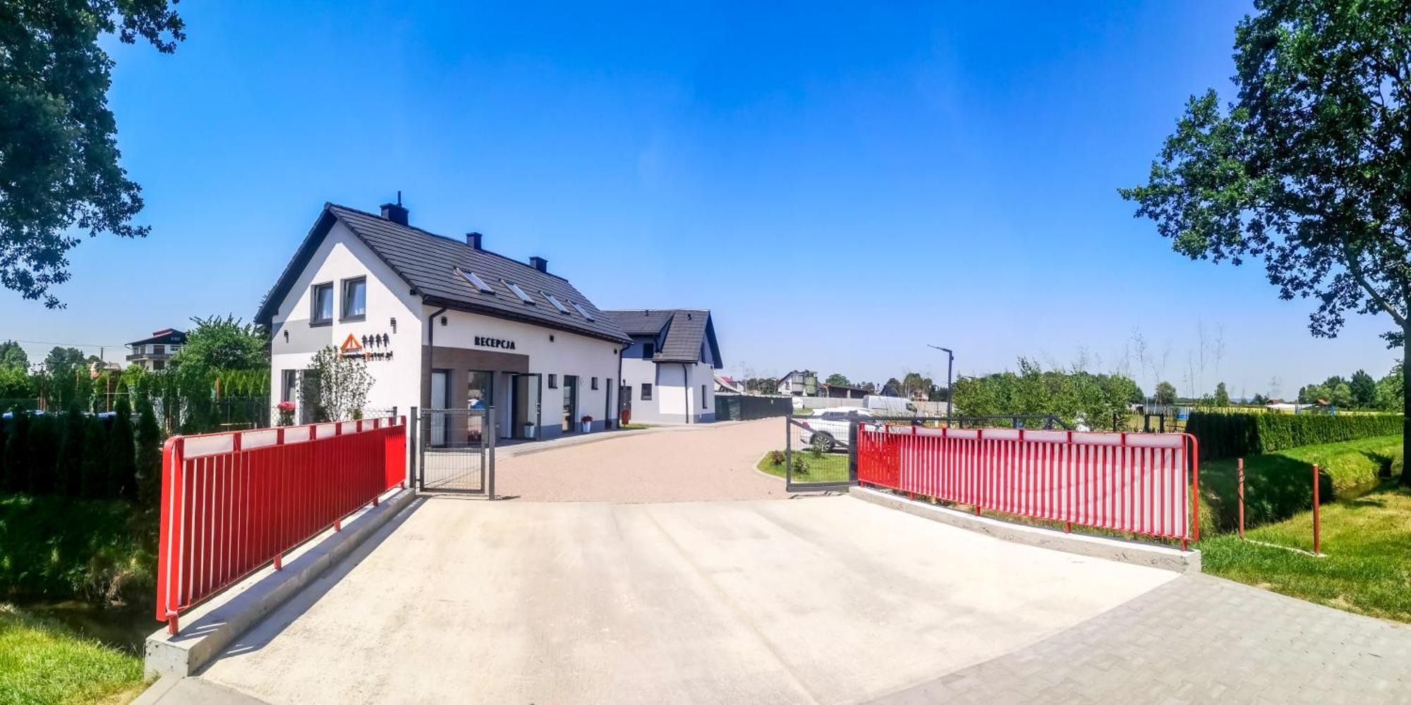 Kempingzator Apartamenty Exteriör bild